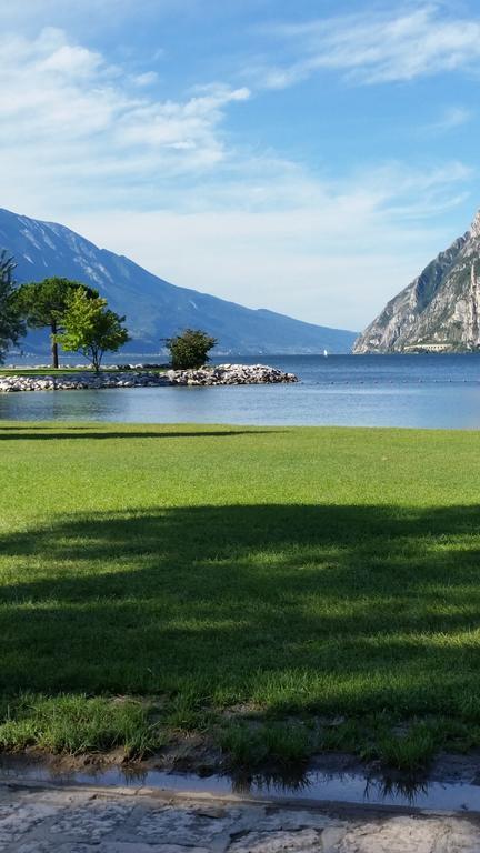 Apartment Weiss Home Riva del Garda Exterior photo